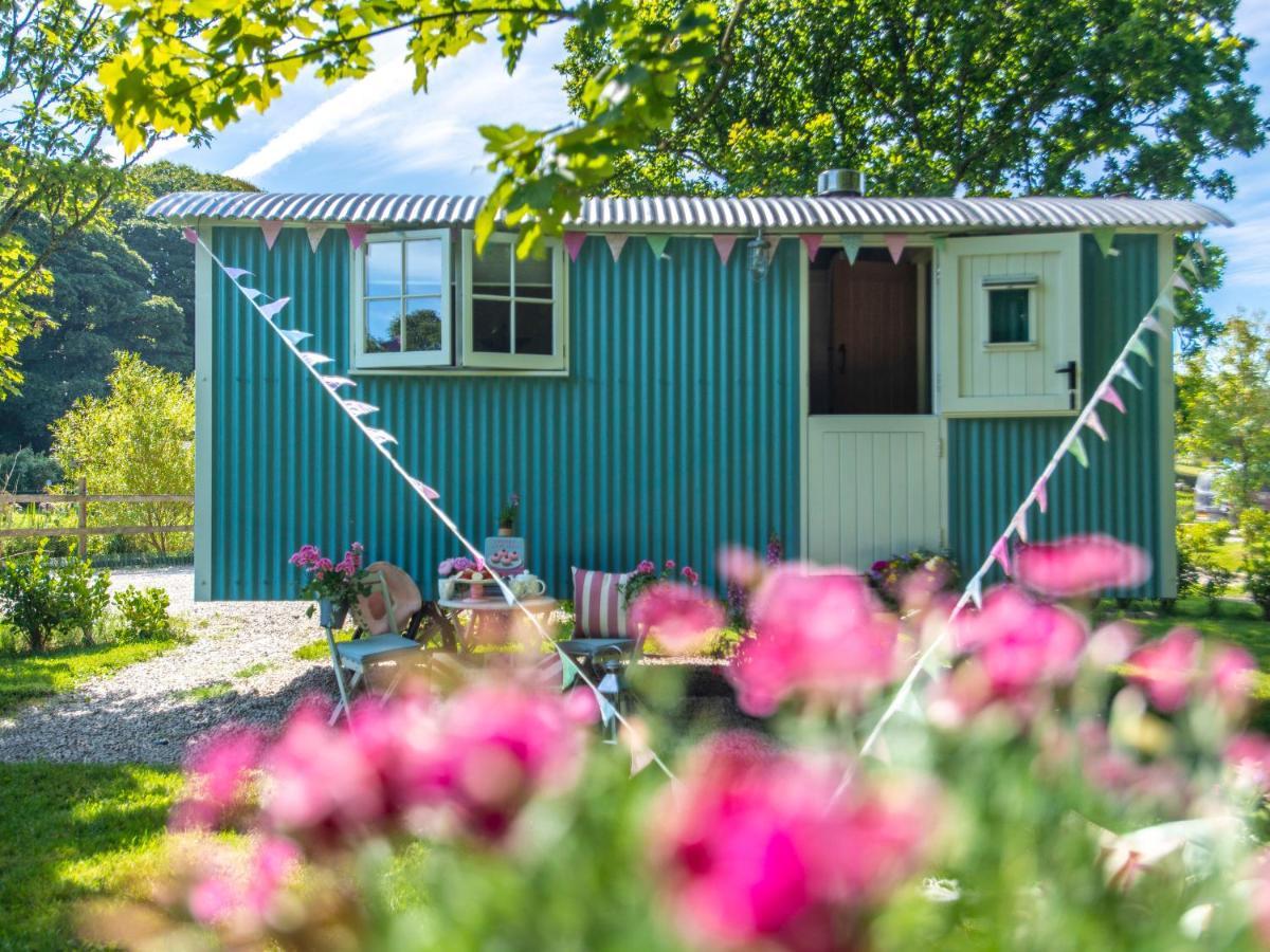 Gwithian Shepherds Hut Holiday home Hayle